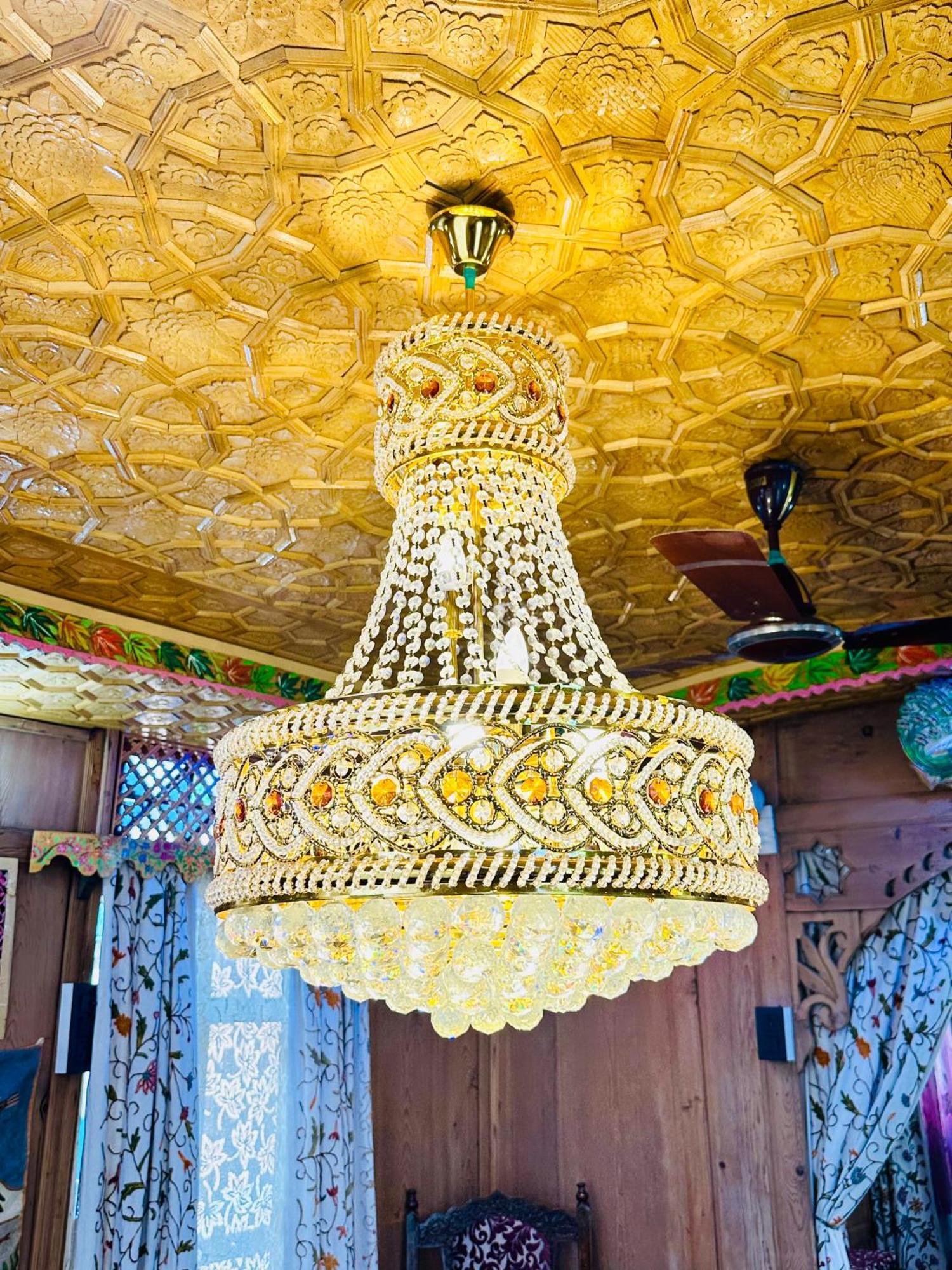 Houseboat New World Guest house Srinagar (Jammu and Kashmir)