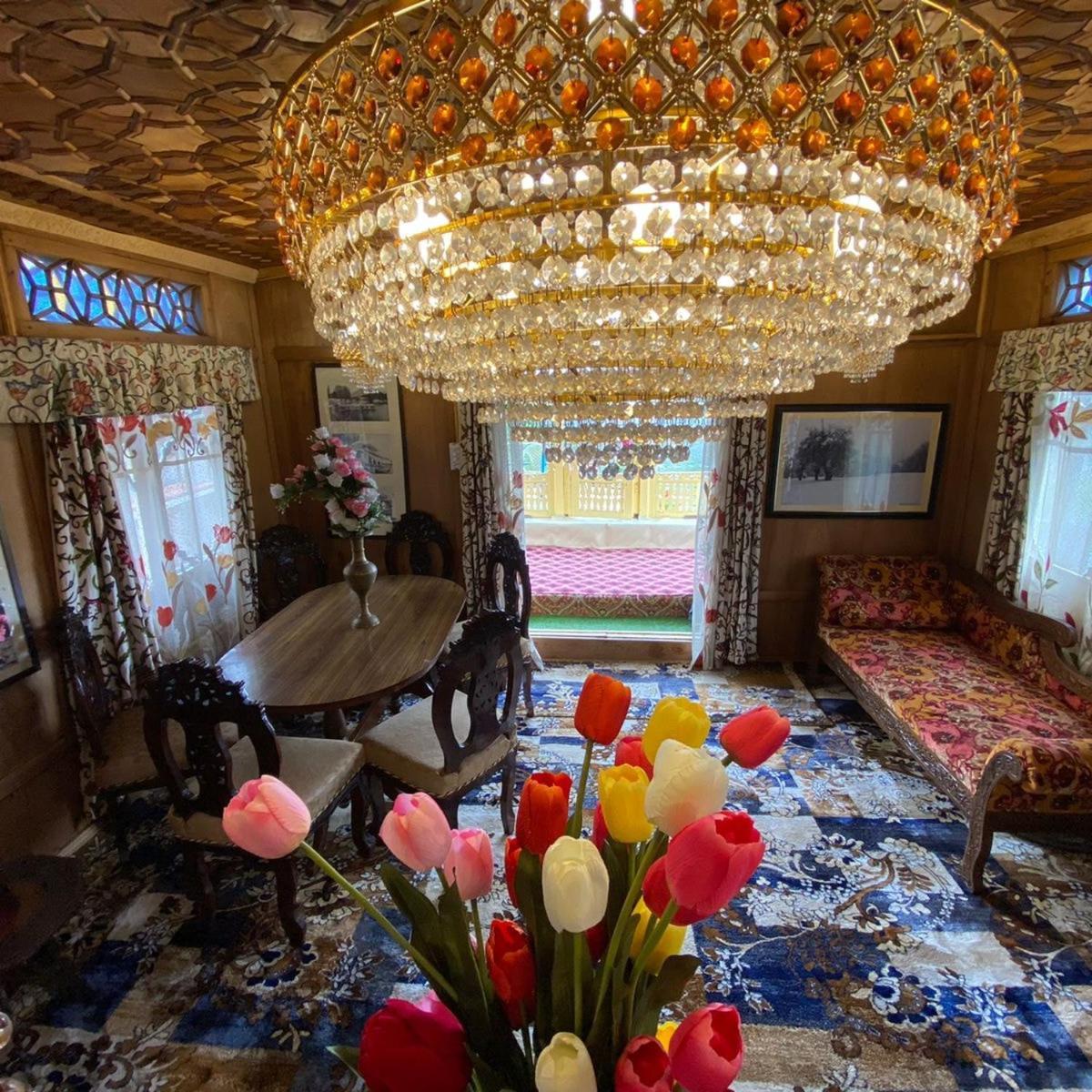 House Boat Geneva Apartment