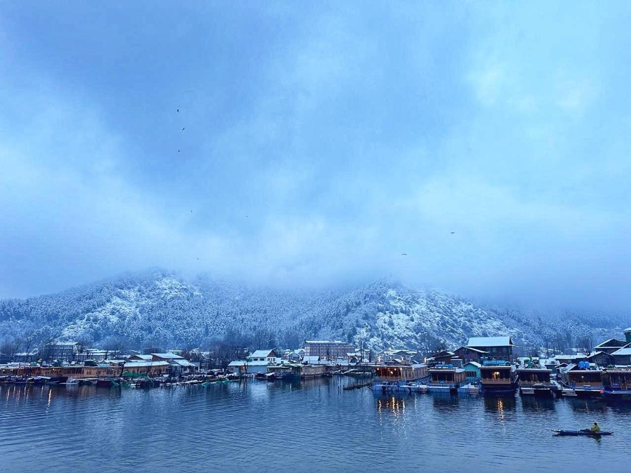 Botel Floating Luxury Group Of Houseboats Srinagar (Jammu and Kashmir)