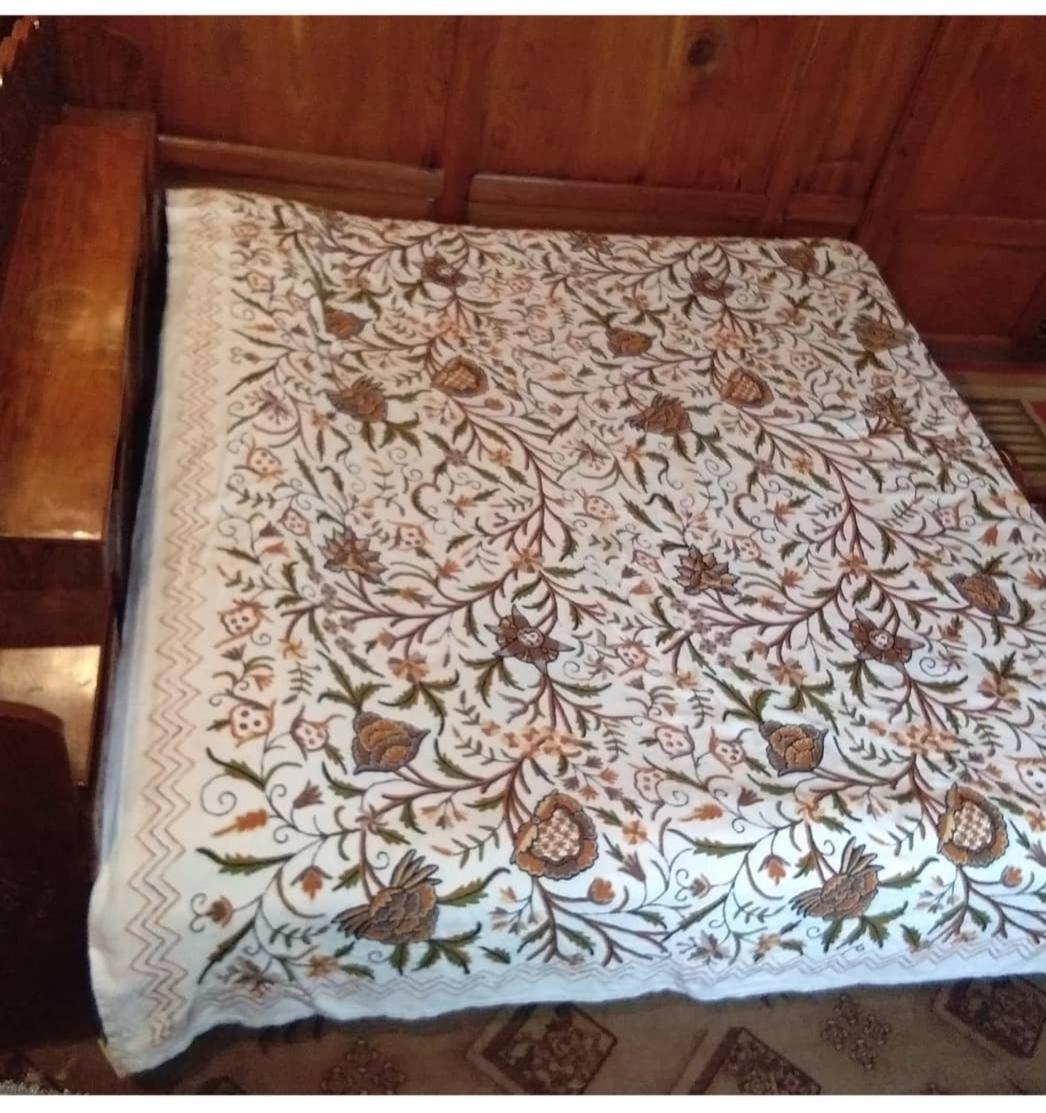 Guna Guest house *