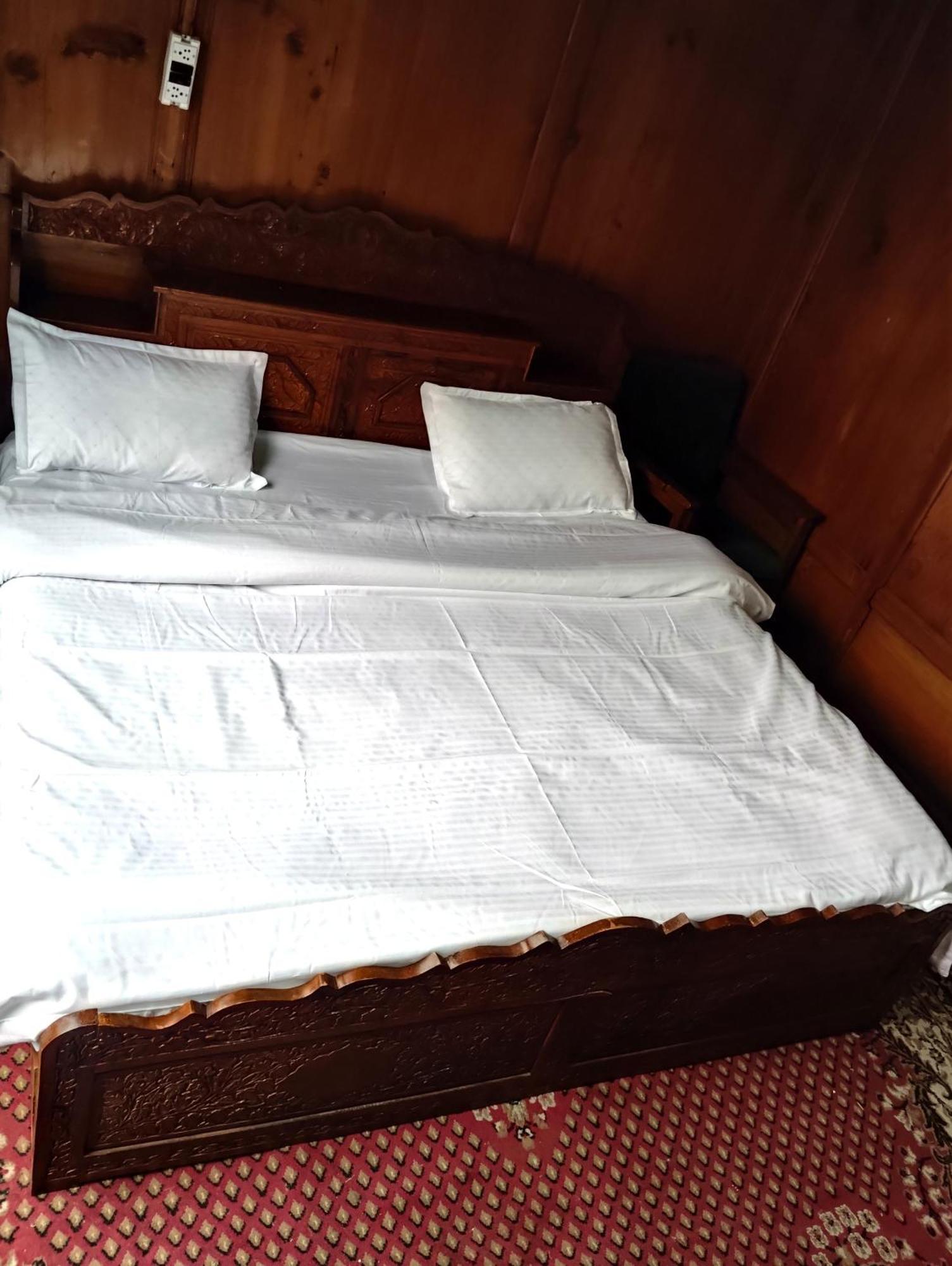 Guest house Guna Srinagar (Jammu and Kashmir)