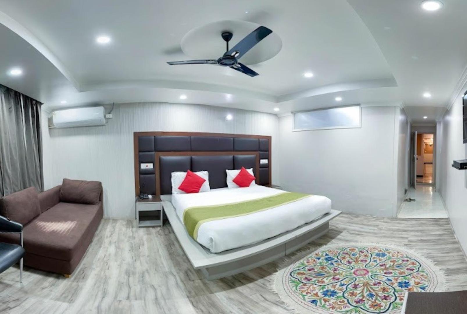 German Residency , Hotel 3*