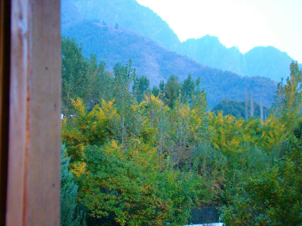 Hillscape 3*