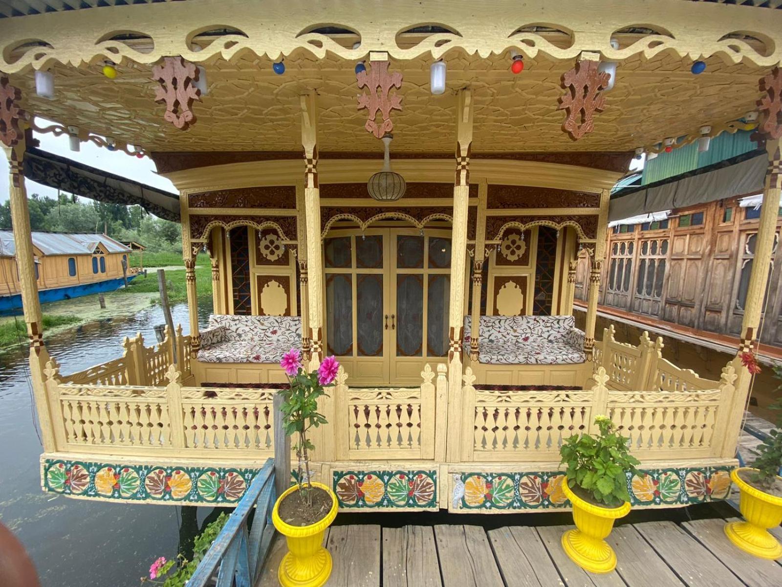 House Boat Geneva Apartment *