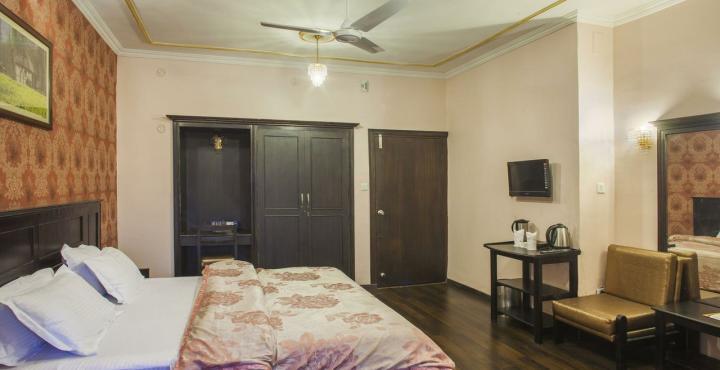 Pride Continental 3* Srinagar (Jammu and Kashmir)