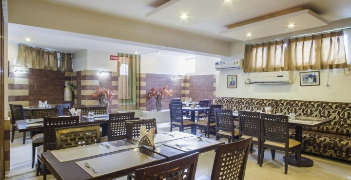 Oyo 4642 Nishat View Hotel Srinagar (Jammu and Kashmir)