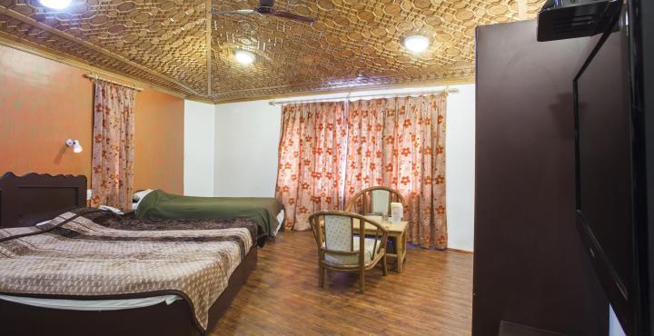 Oyo 4642 Nishat View Hotel Srinagar (Jammu and Kashmir)