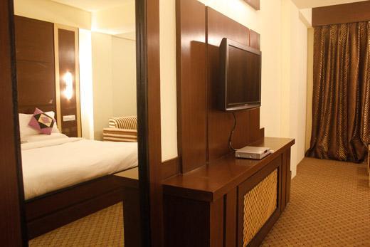 Hotel Comrade 4*