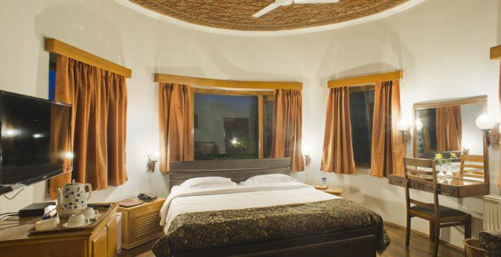 Dar-es-salam Hotel Srinagar (Jammu and Kashmir)