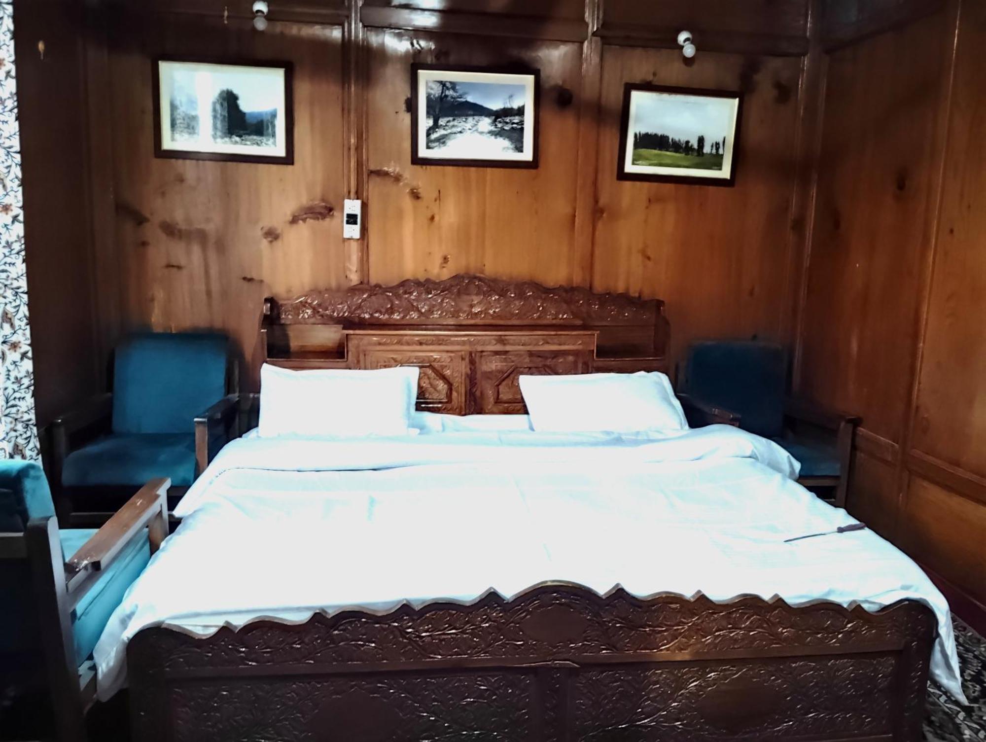 Guest house Guna *