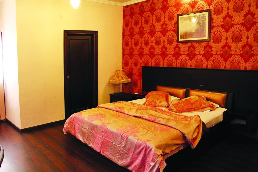 Hotel Pride Continental 3*