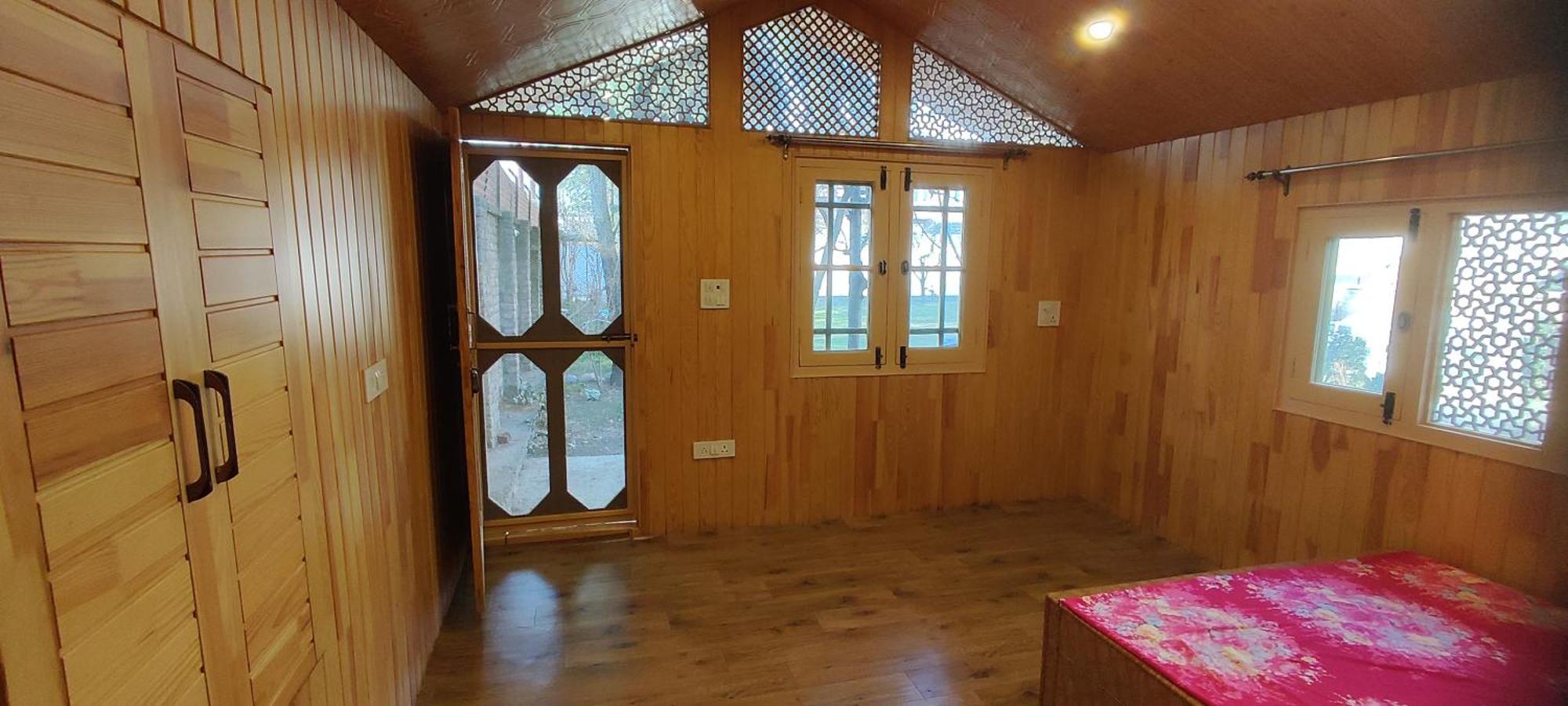 The Clover Srinagar (Jammu and Kashmir)