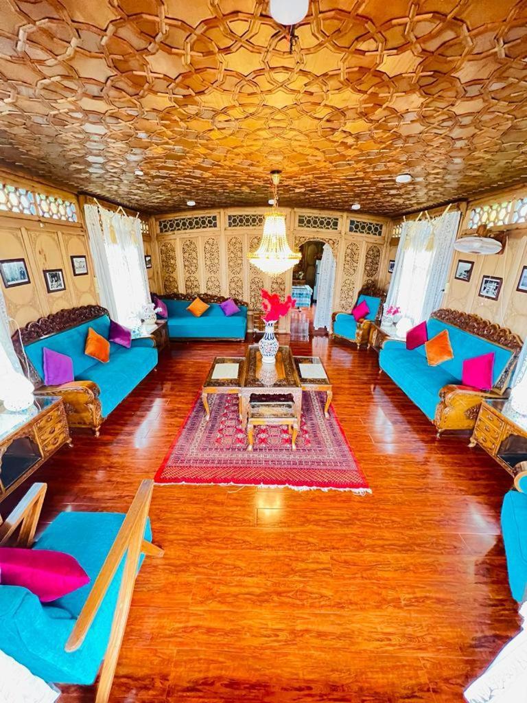 Botel The Hayat Group Of Houseboats