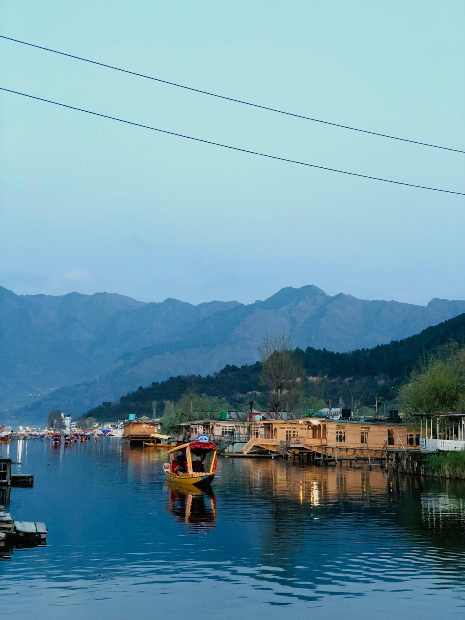Houseboat Gulnar