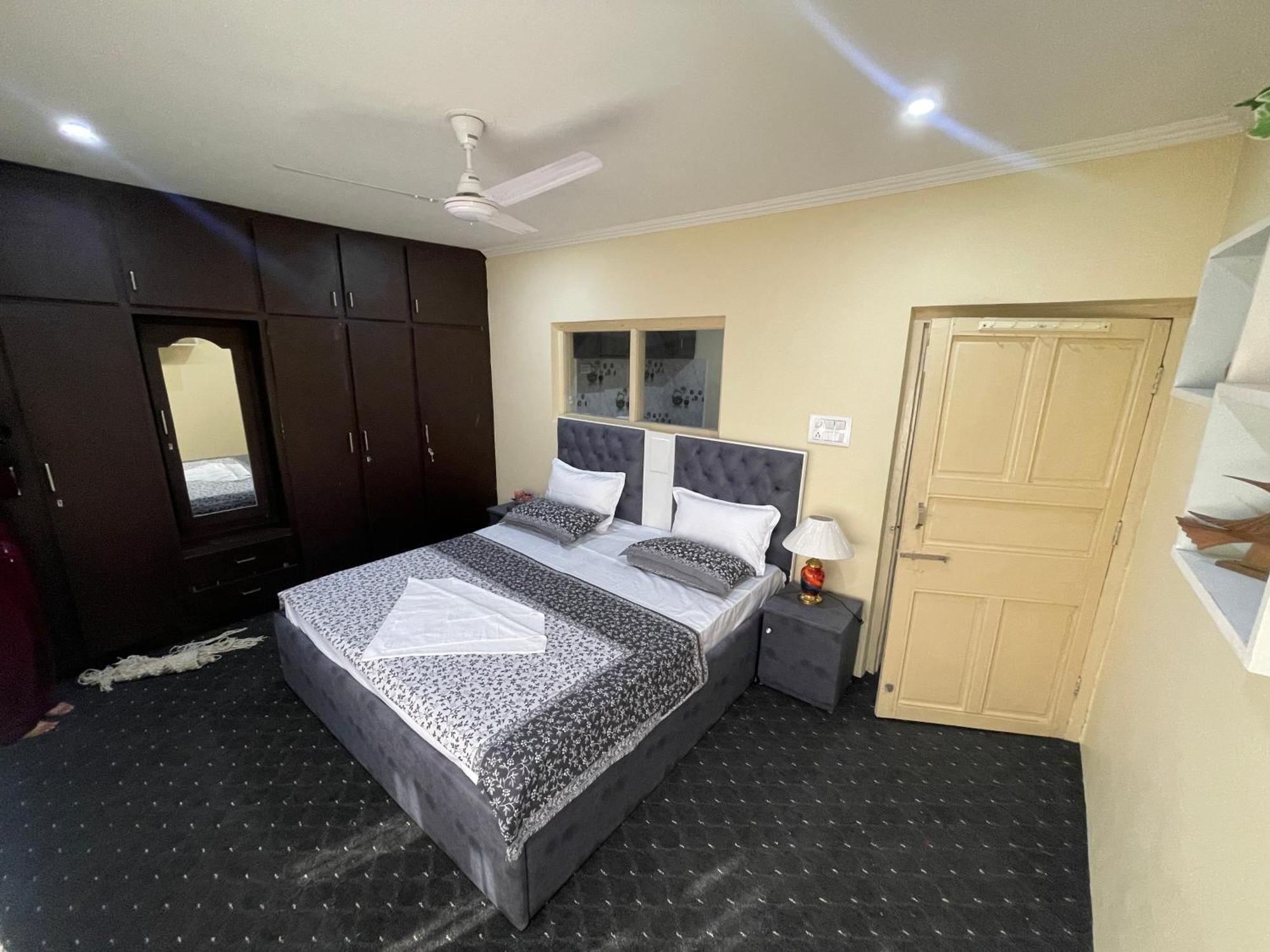 The Khayabaan - Luxurious Away From Hotel