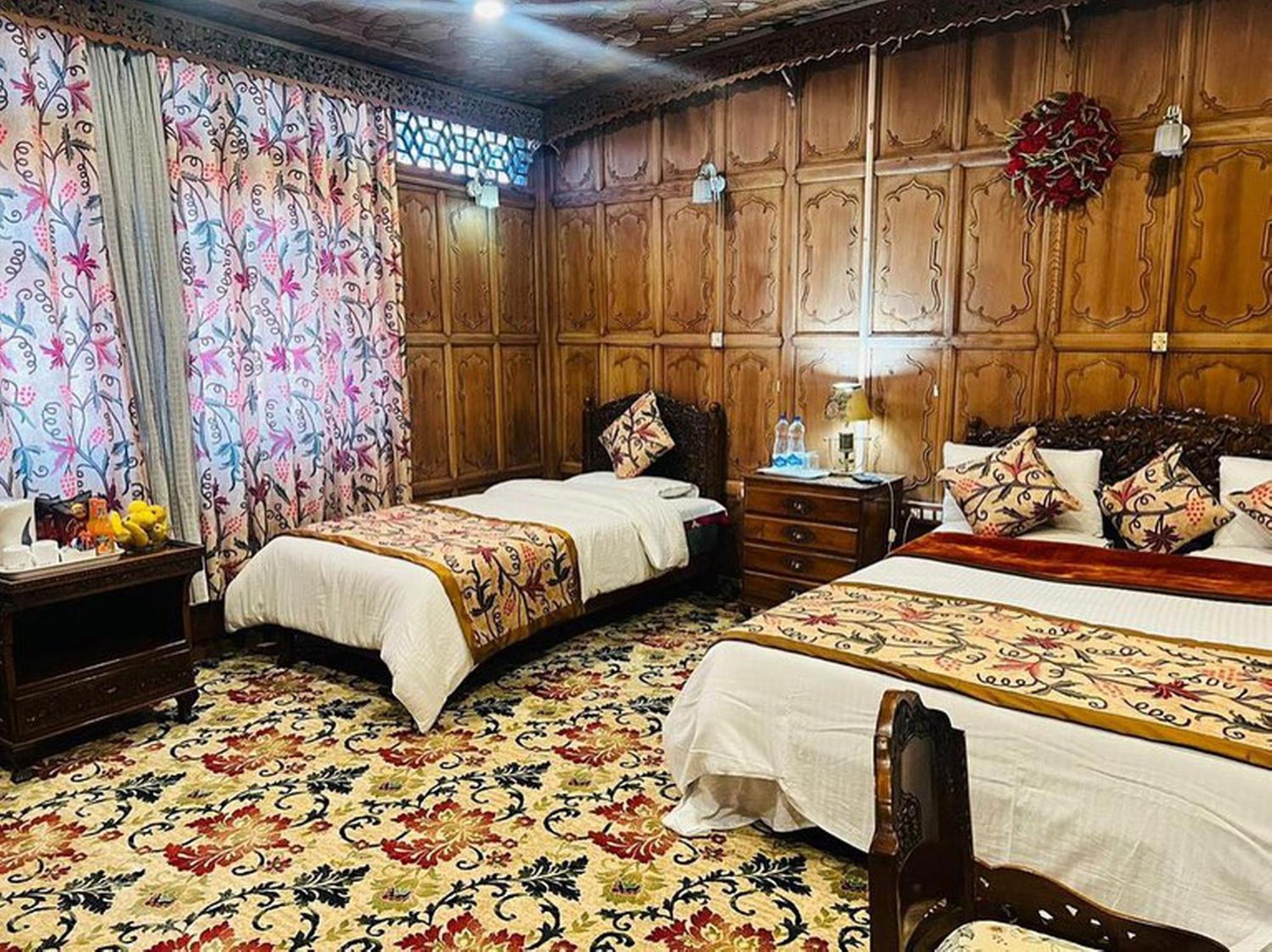 The Heritage Group Of Houseboats Hotel 4*