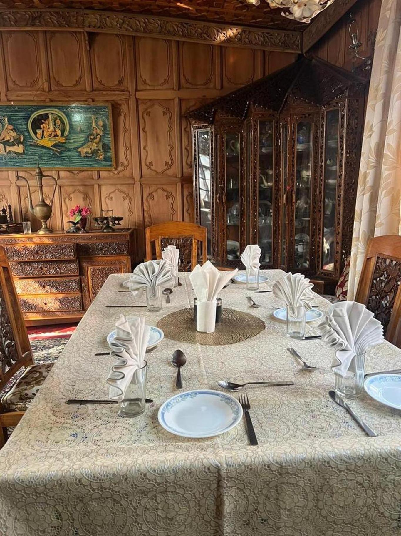 The Heritage Group Of Houseboats Hotel Srinagar (Jammu and Kashmir)