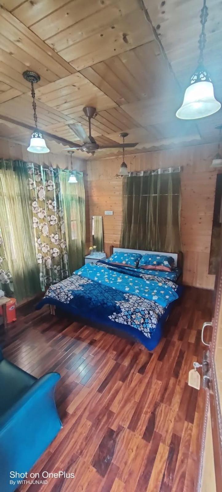 Dal Fog Bed & Breakfast Srinagar (Jammu and Kashmir)