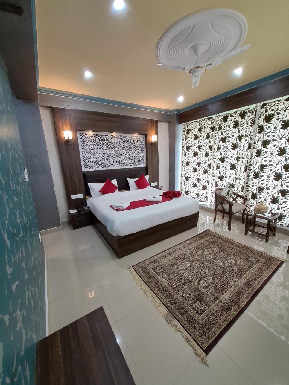 The Jamawar 4*