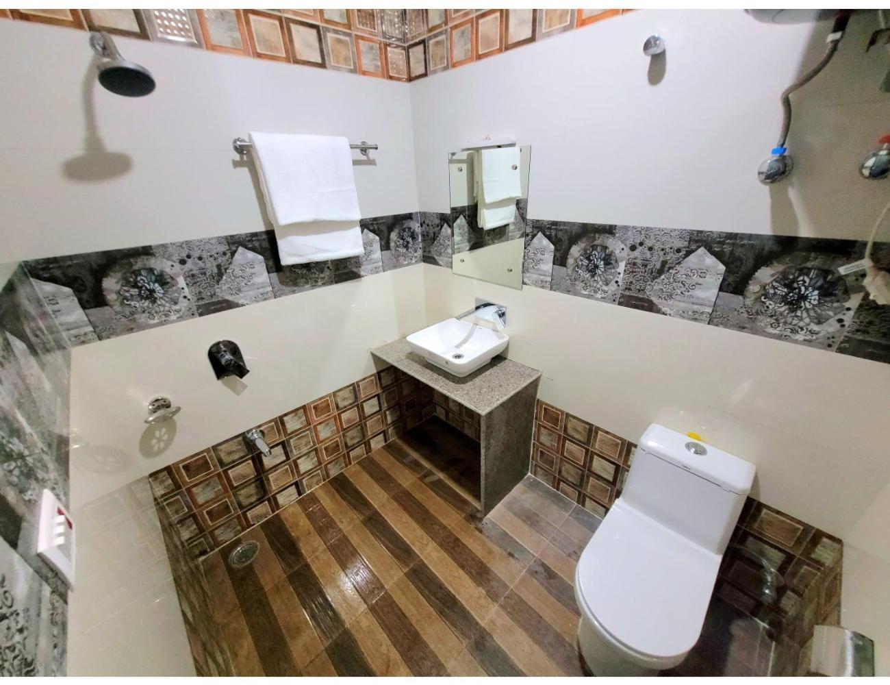 Homestay Snowlight, Khaniyar,