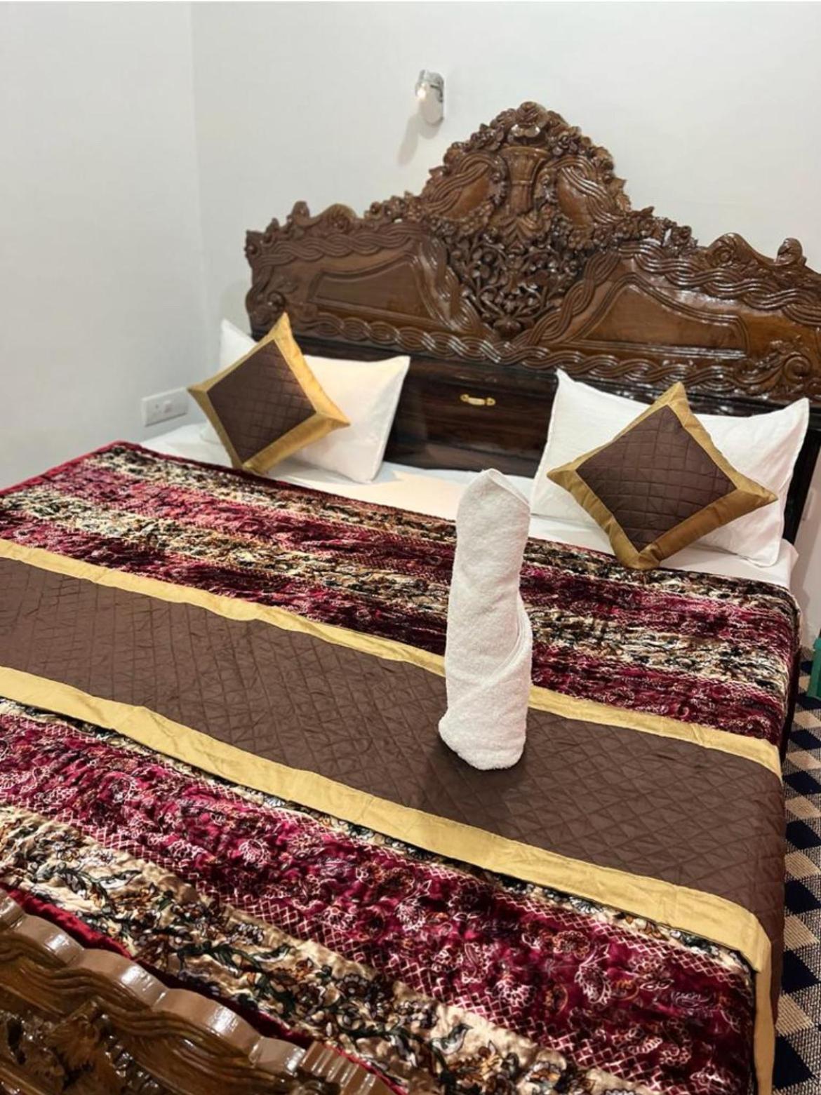 The Light House Guest house Srinagar (Jammu and Kashmir)