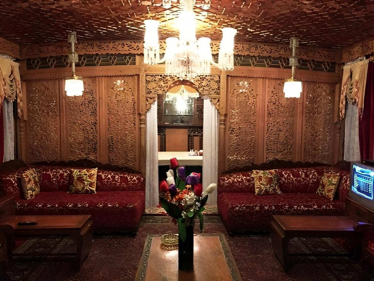 Heritage Amina Group Of Houseboats