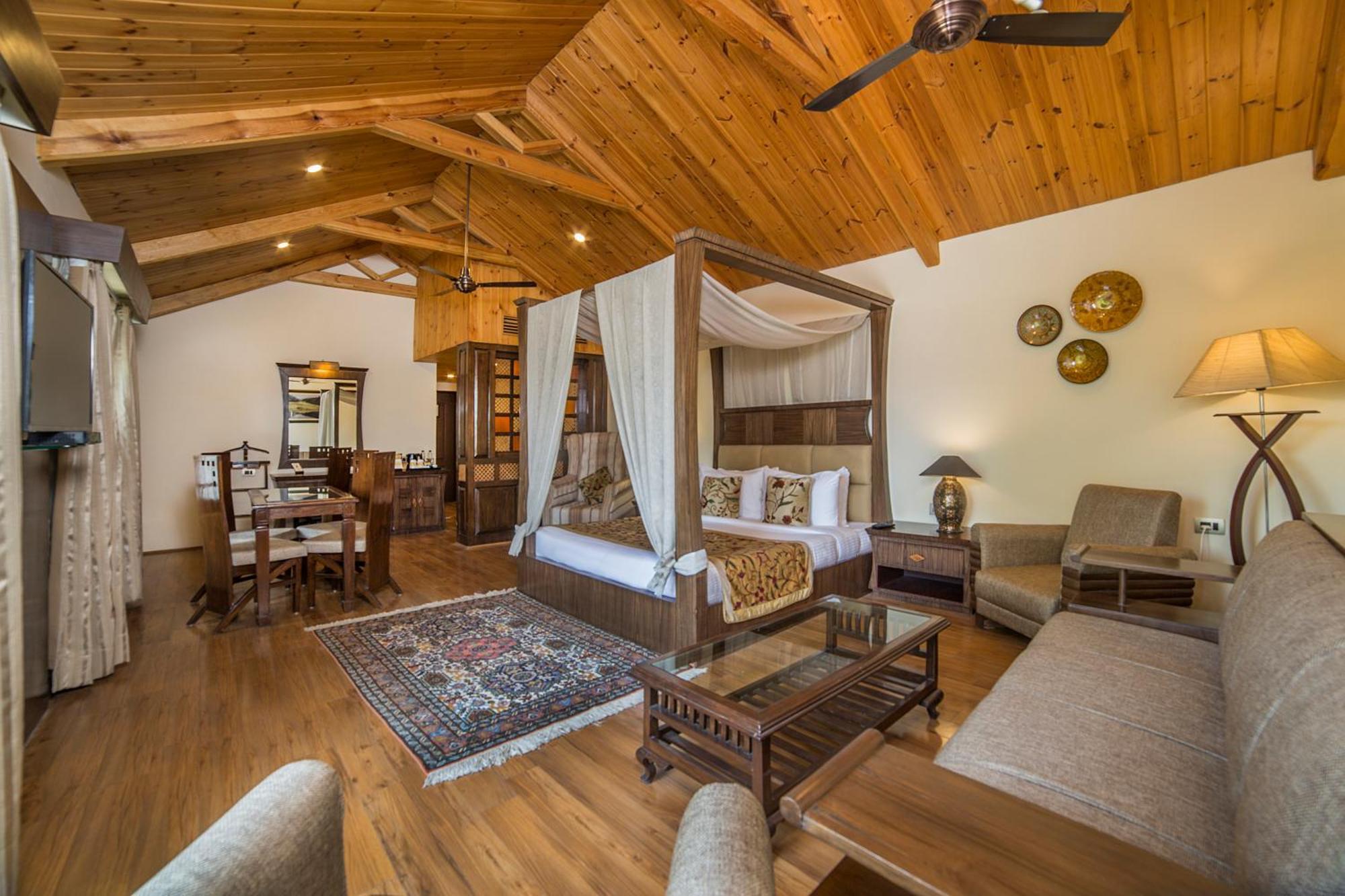 Lemon Tree Hotel 4*