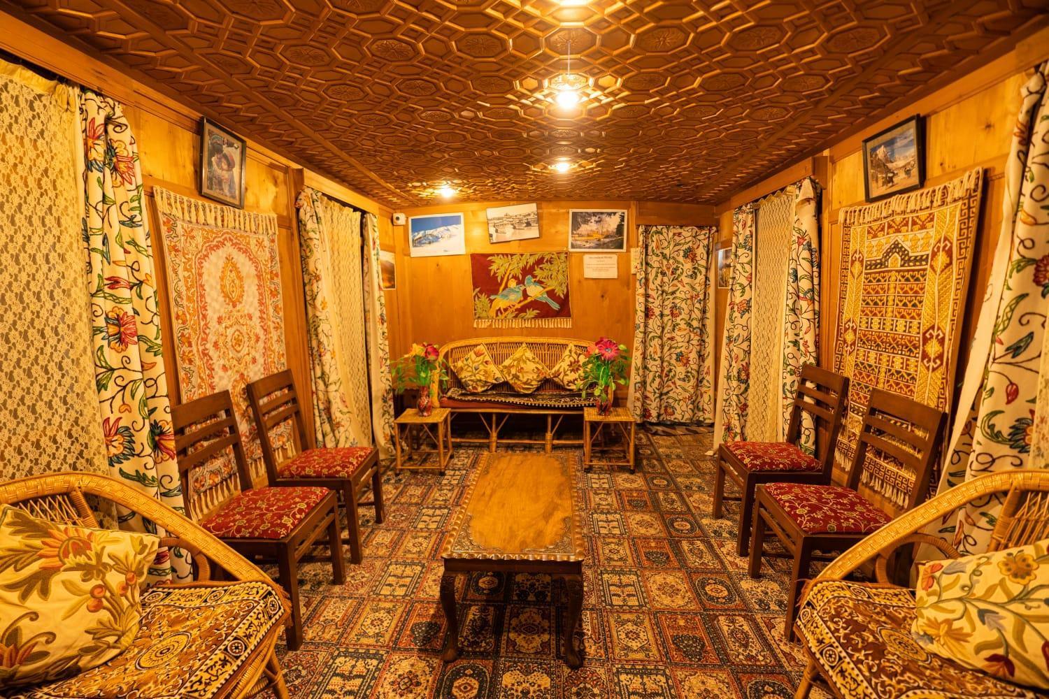 Anam Group Of Houseboats Hotel