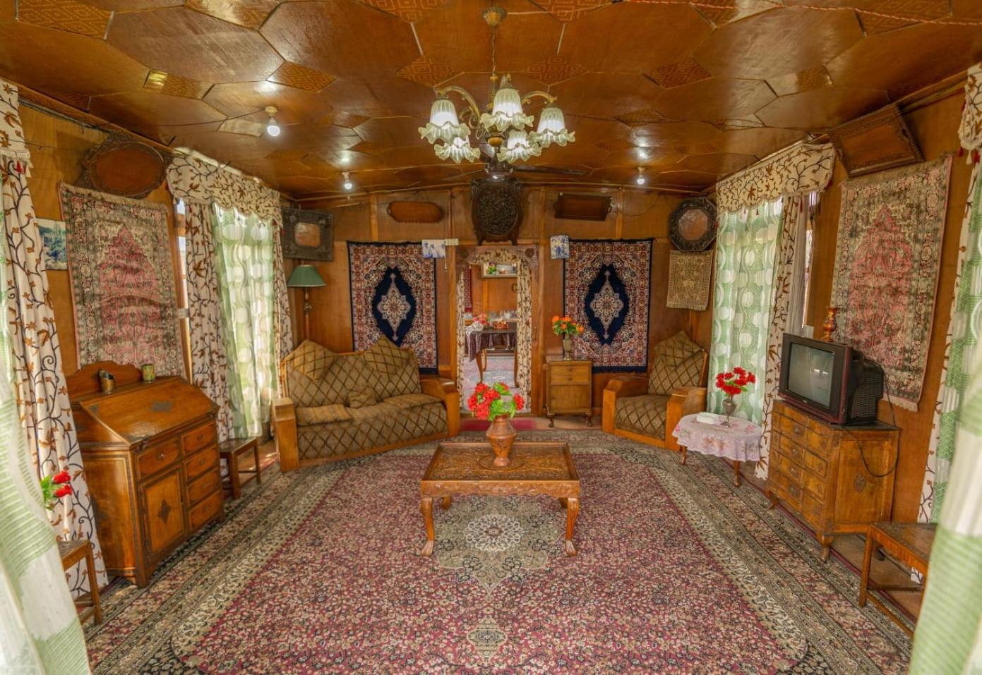 Anam Group Of Houseboats Hotel 4*