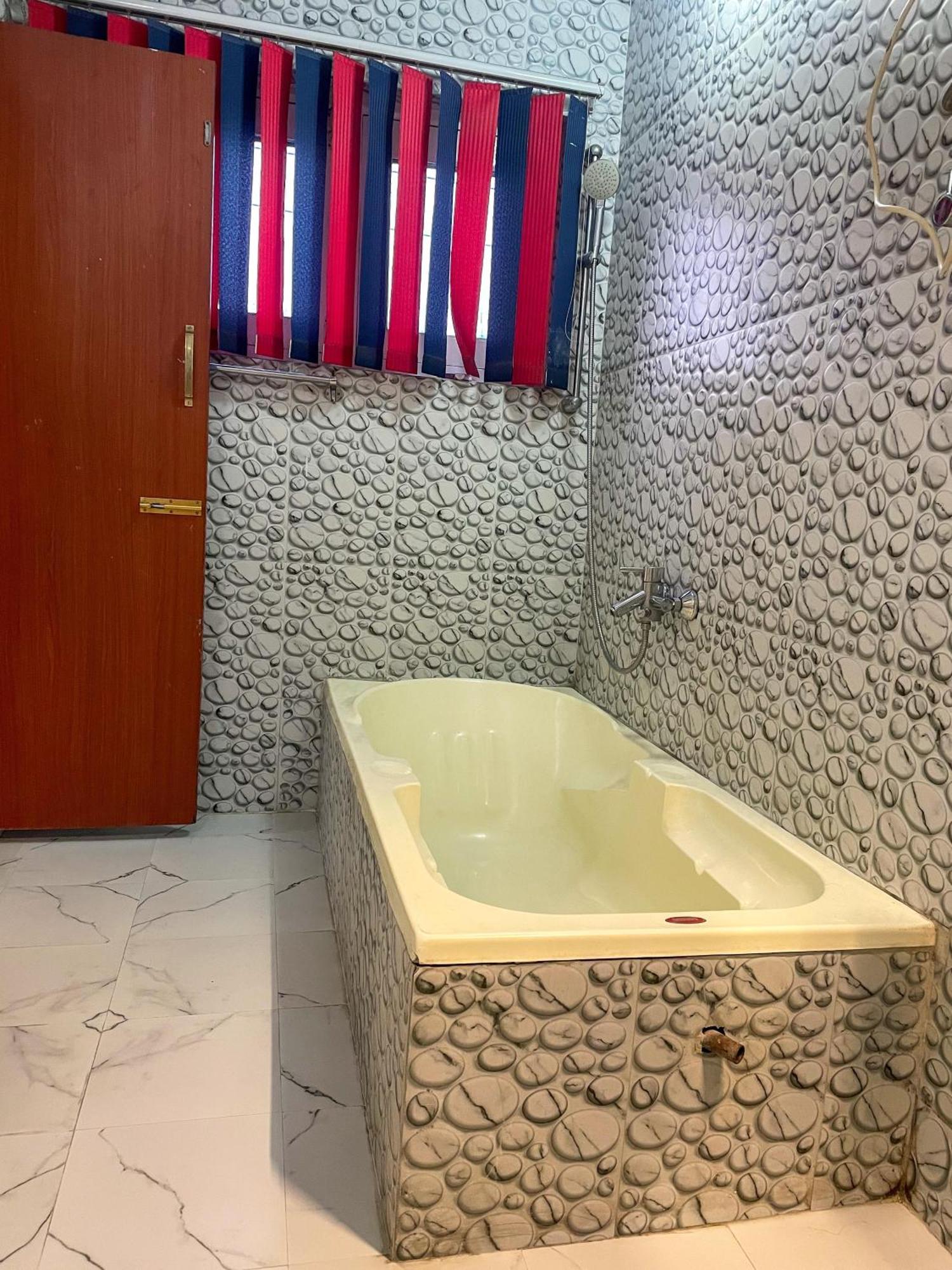 De-villaz Luxury Srinagar (Jammu and Kashmir)