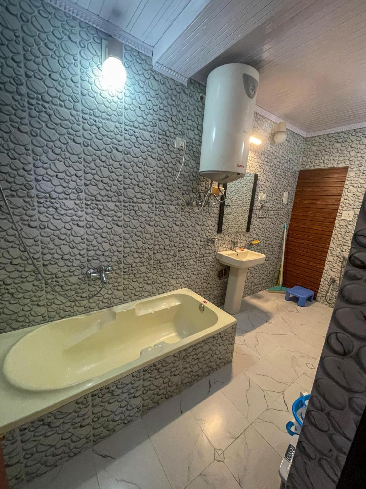 Guest house De-villaz Luxury Srinagar (Jammu and Kashmir)