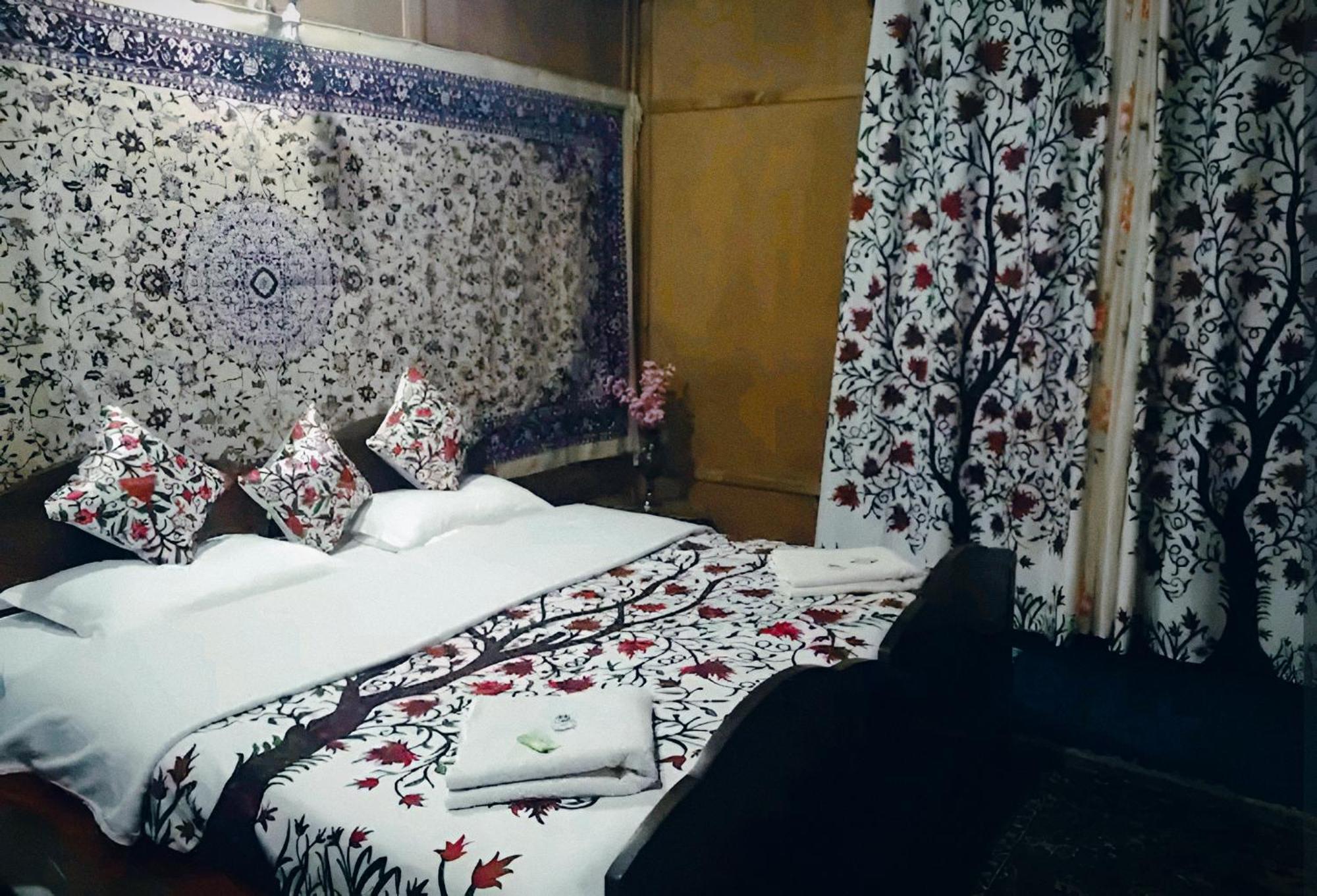 Hotel Anam Group Of Houseboats