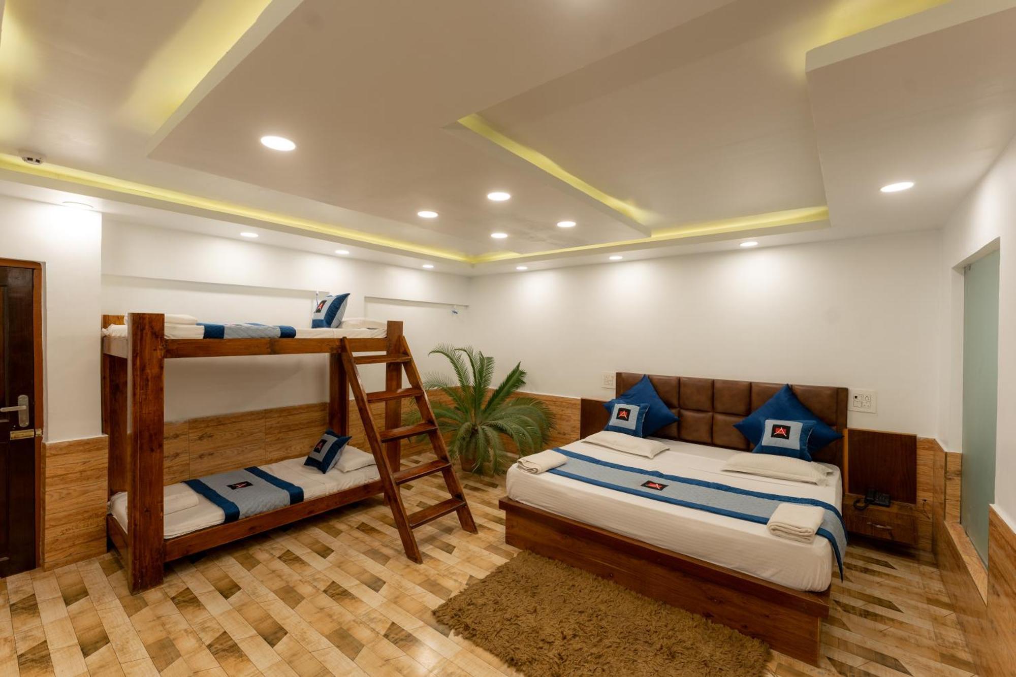 Hotel Hotel Akbar At Dal Lake Ghat Number 1 Srinagar (Jammu and Kashmir)