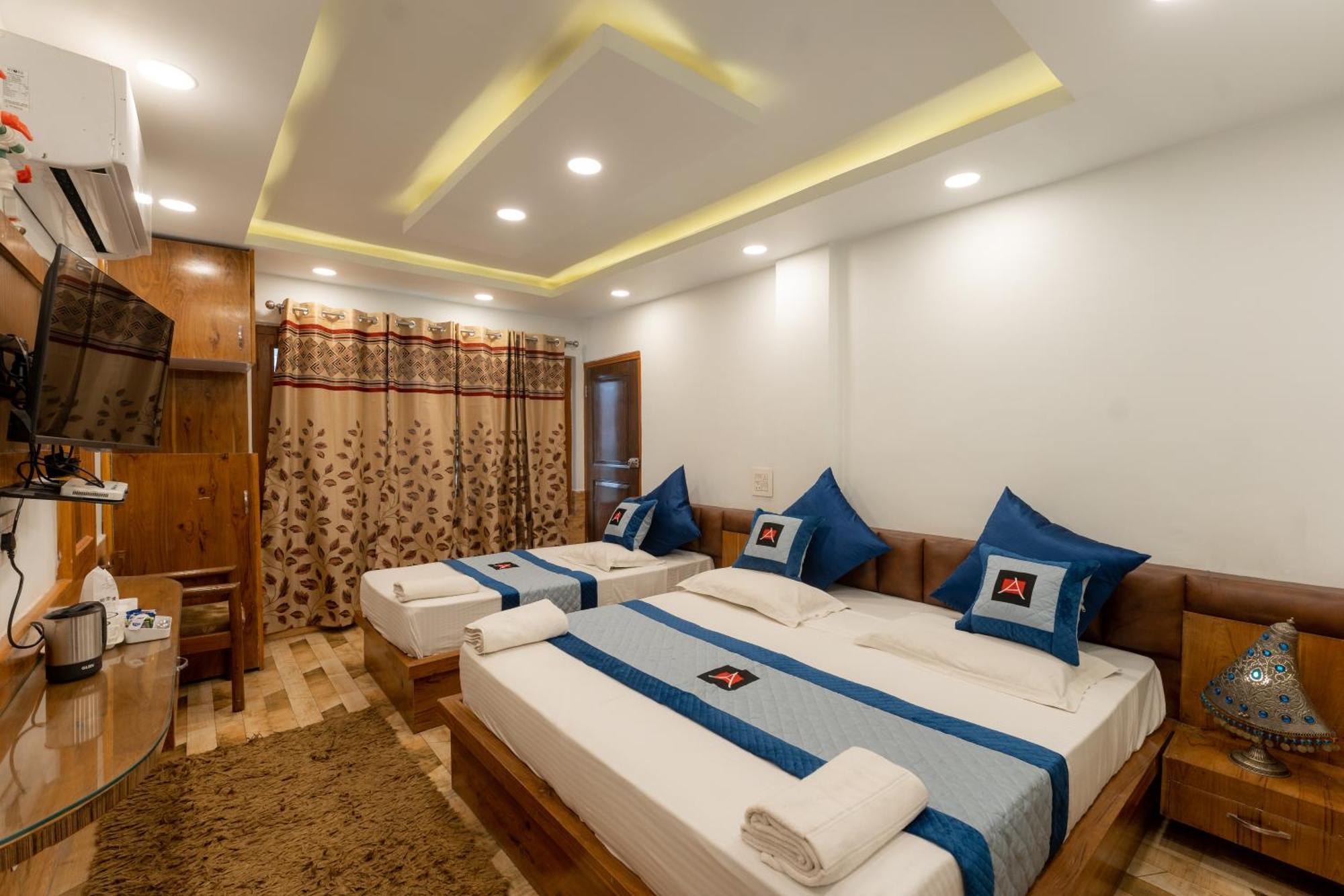 Hotel Akbar At Dal Lake Ghat Number 1 Hotel Srinagar (Jammu and Kashmir)