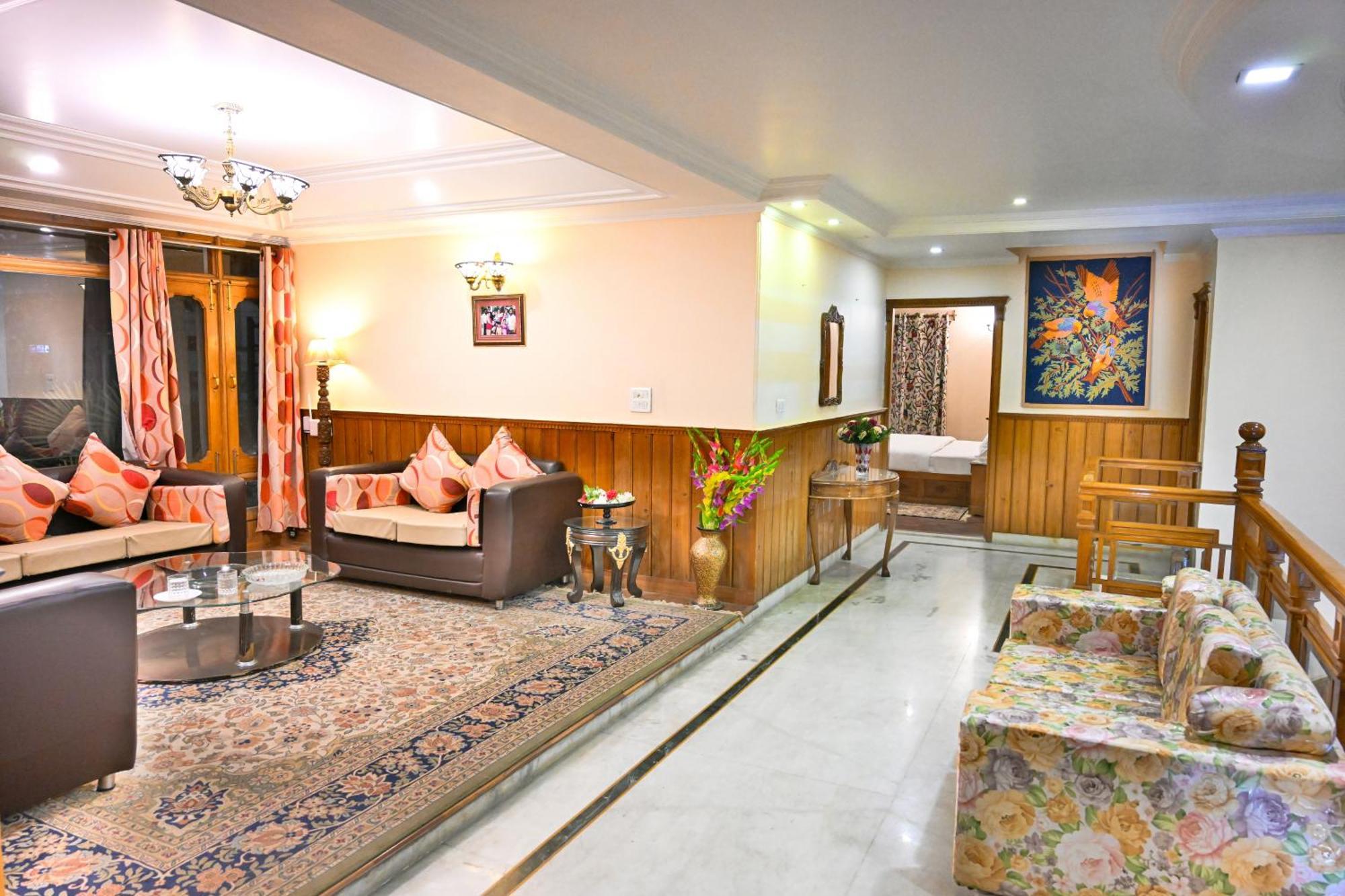 Homestay I K Srinagar (Jammu and Kashmir)