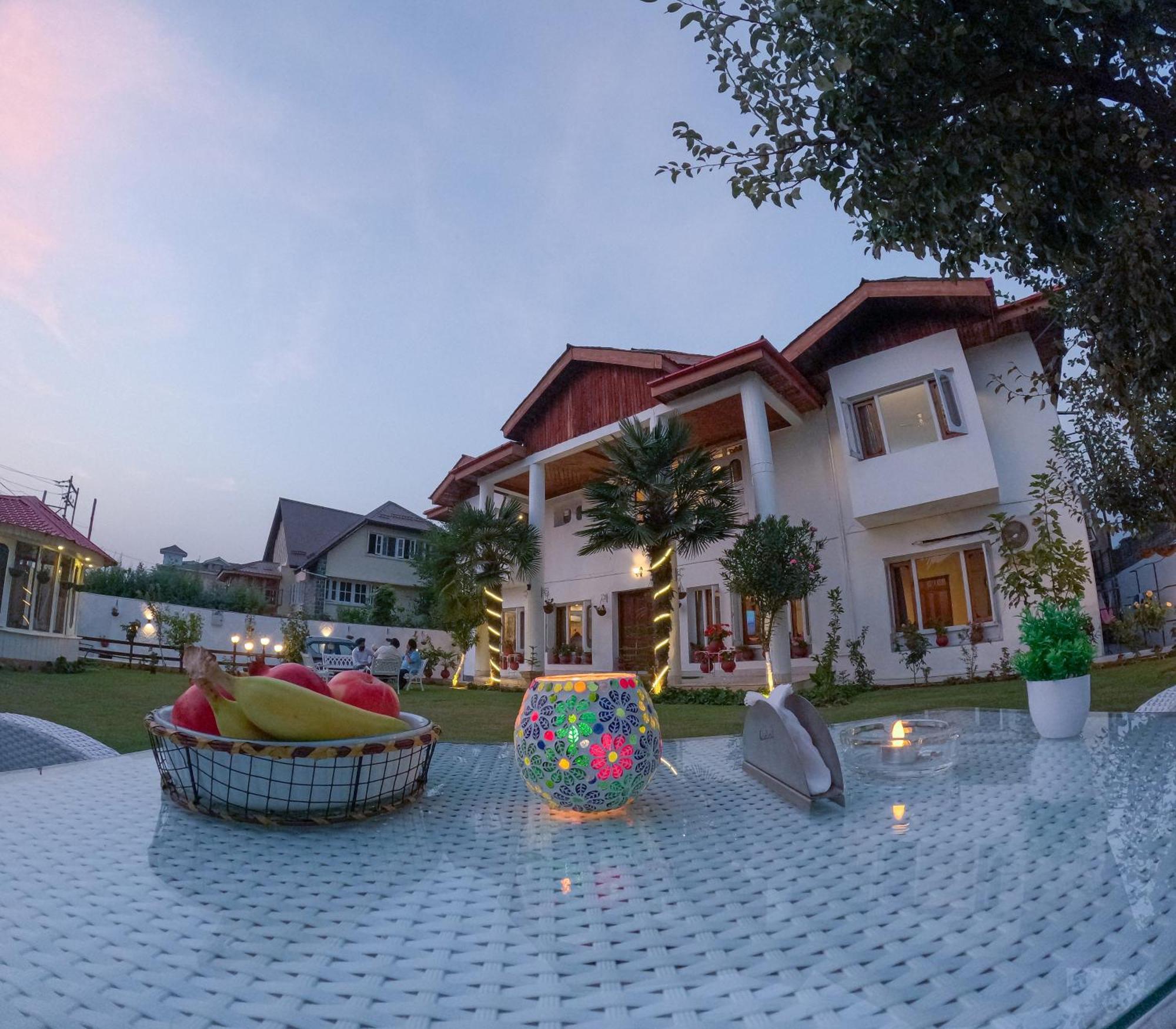 I K Homestay *