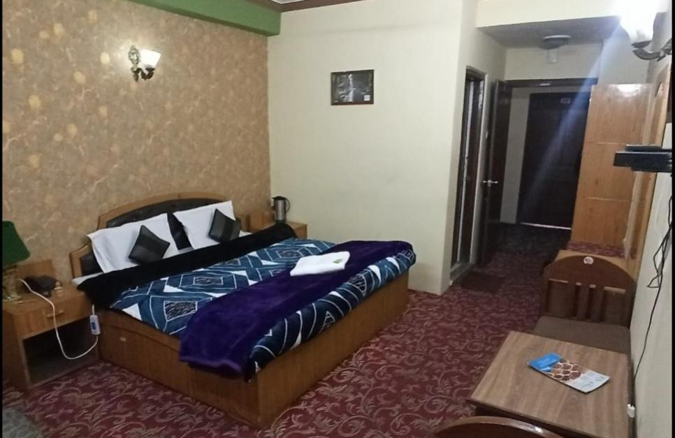 Hotel Mehar Srinagar (Jammu and Kashmir)