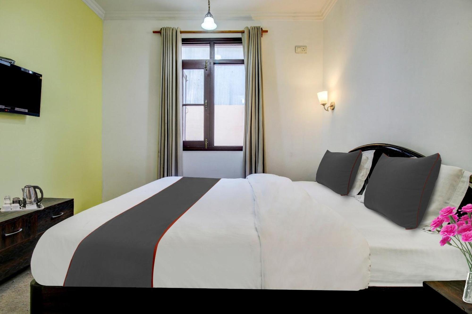 Capital O Yasmin Hotel Srinagar (Jammu and Kashmir)