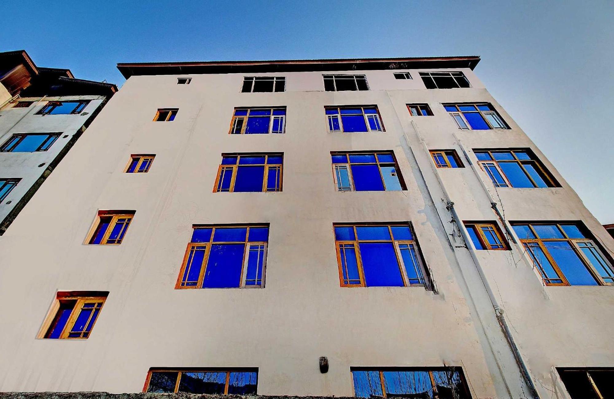 Oyo Flagship 85949 Ground Plaza 3* Srinagar (Jammu and Kashmir)