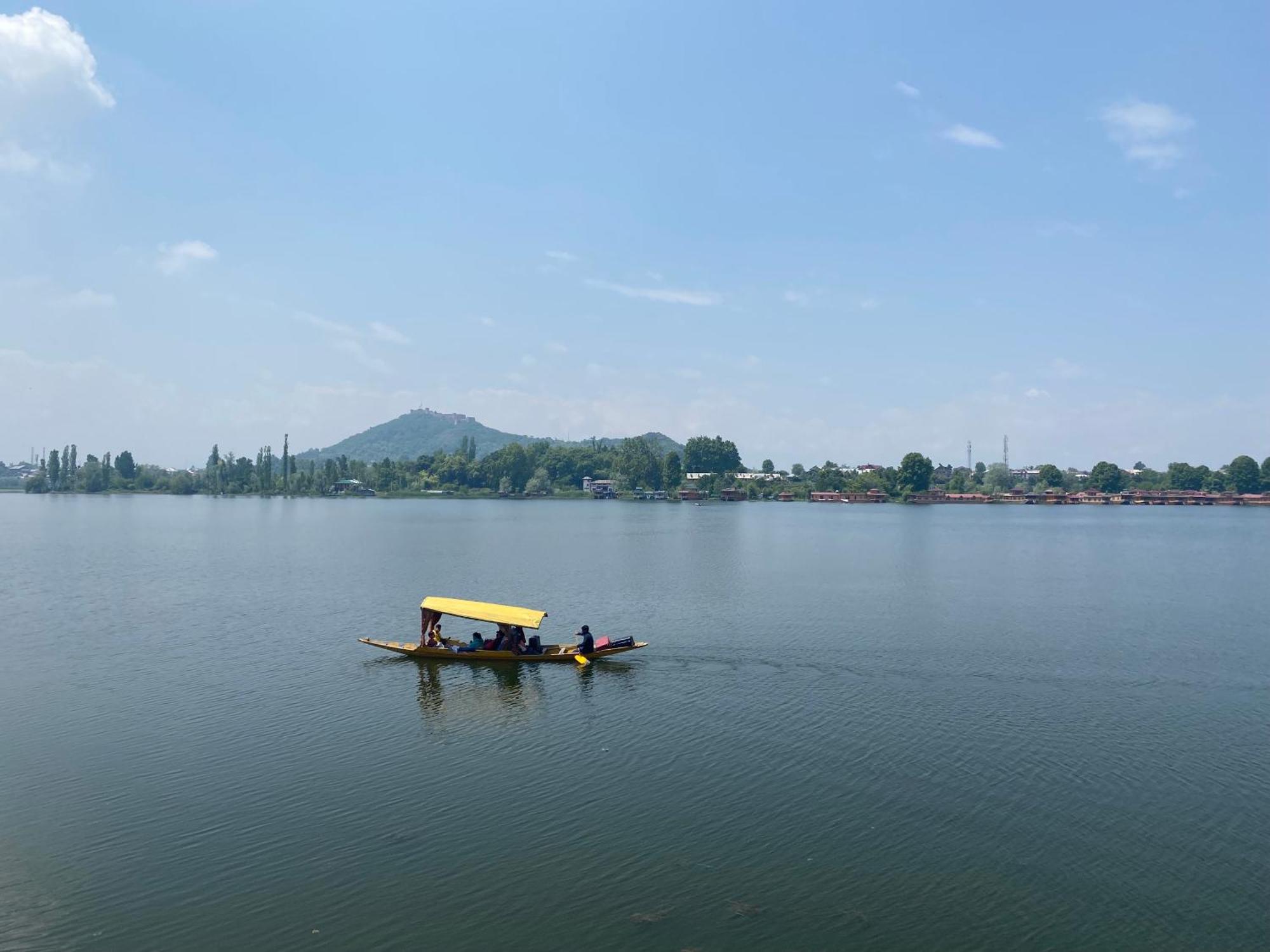 Botel Houseboat Lily Of Nageen Srinagar (Jammu and Kashmir)