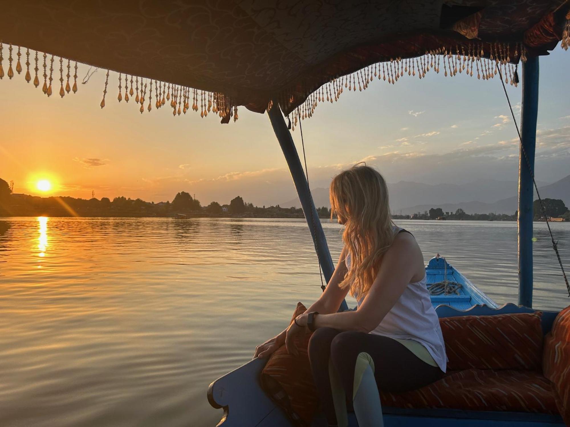 Houseboat Lily Of Nageen Botel