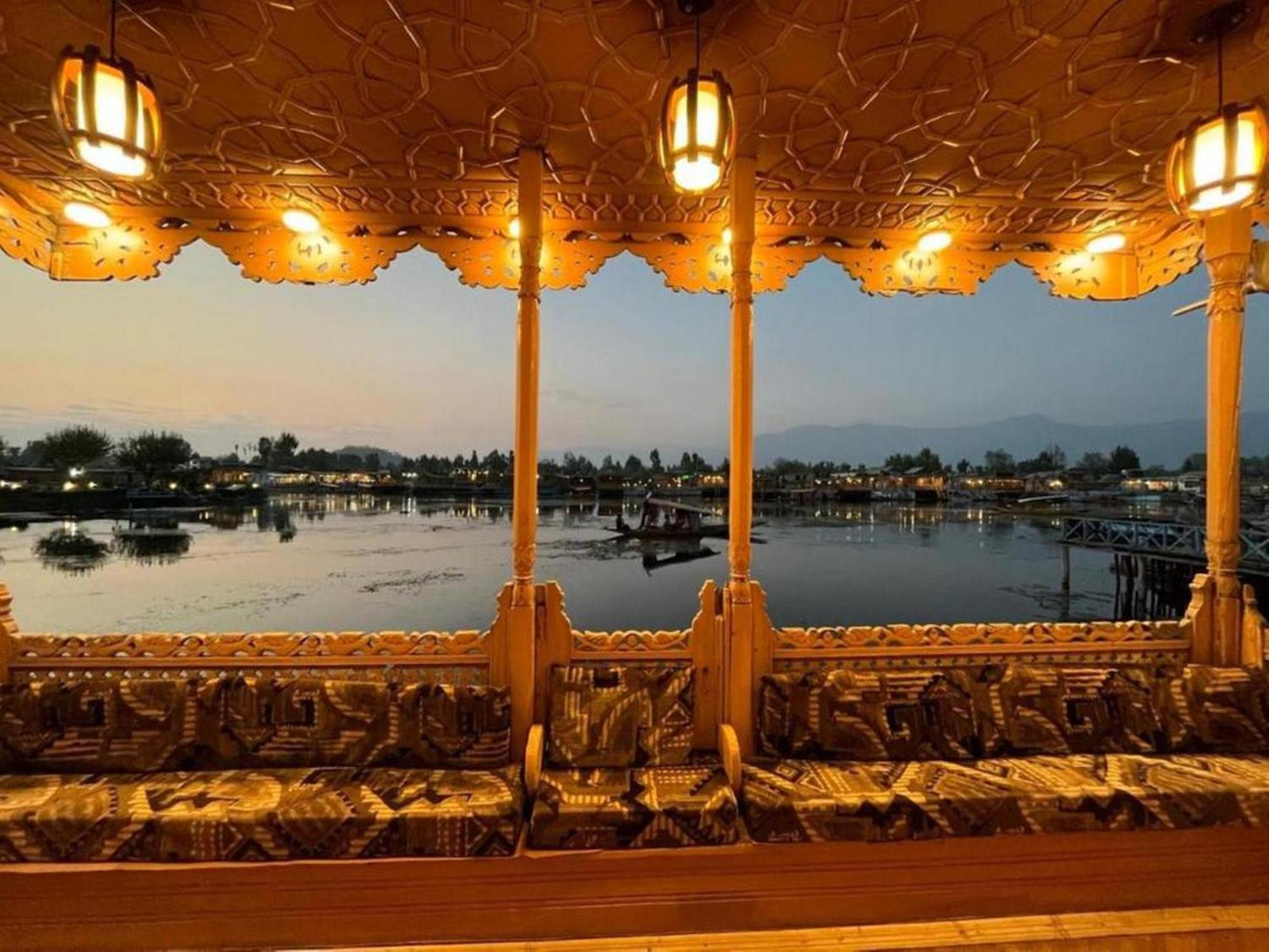 Botel Floating Luxury Group Of Houseboats 4*