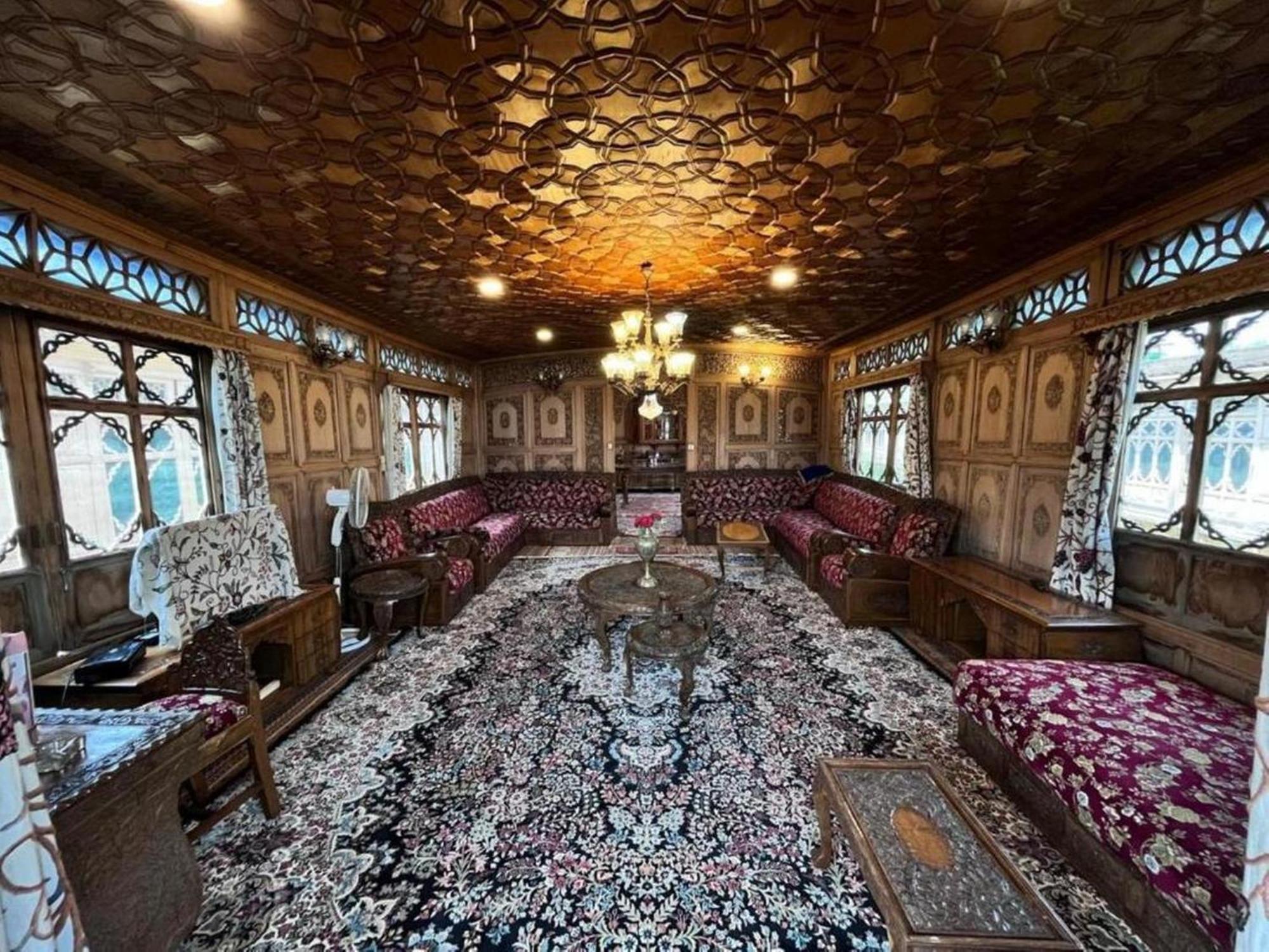 Floating Luxury Group Of Houseboats 4* Srinagar (Jammu and Kashmir)