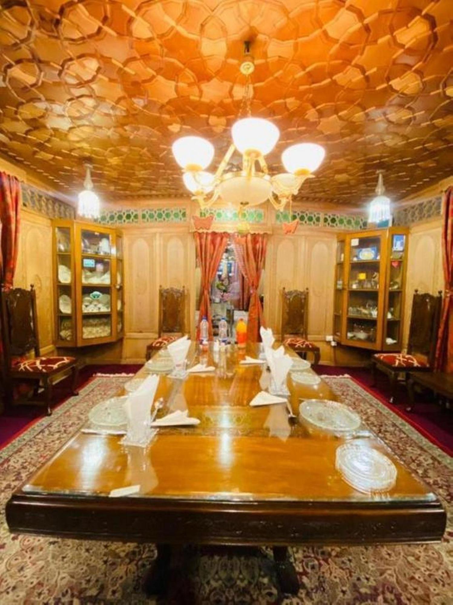 Botel Floating Luxury Group Of Houseboats 4*