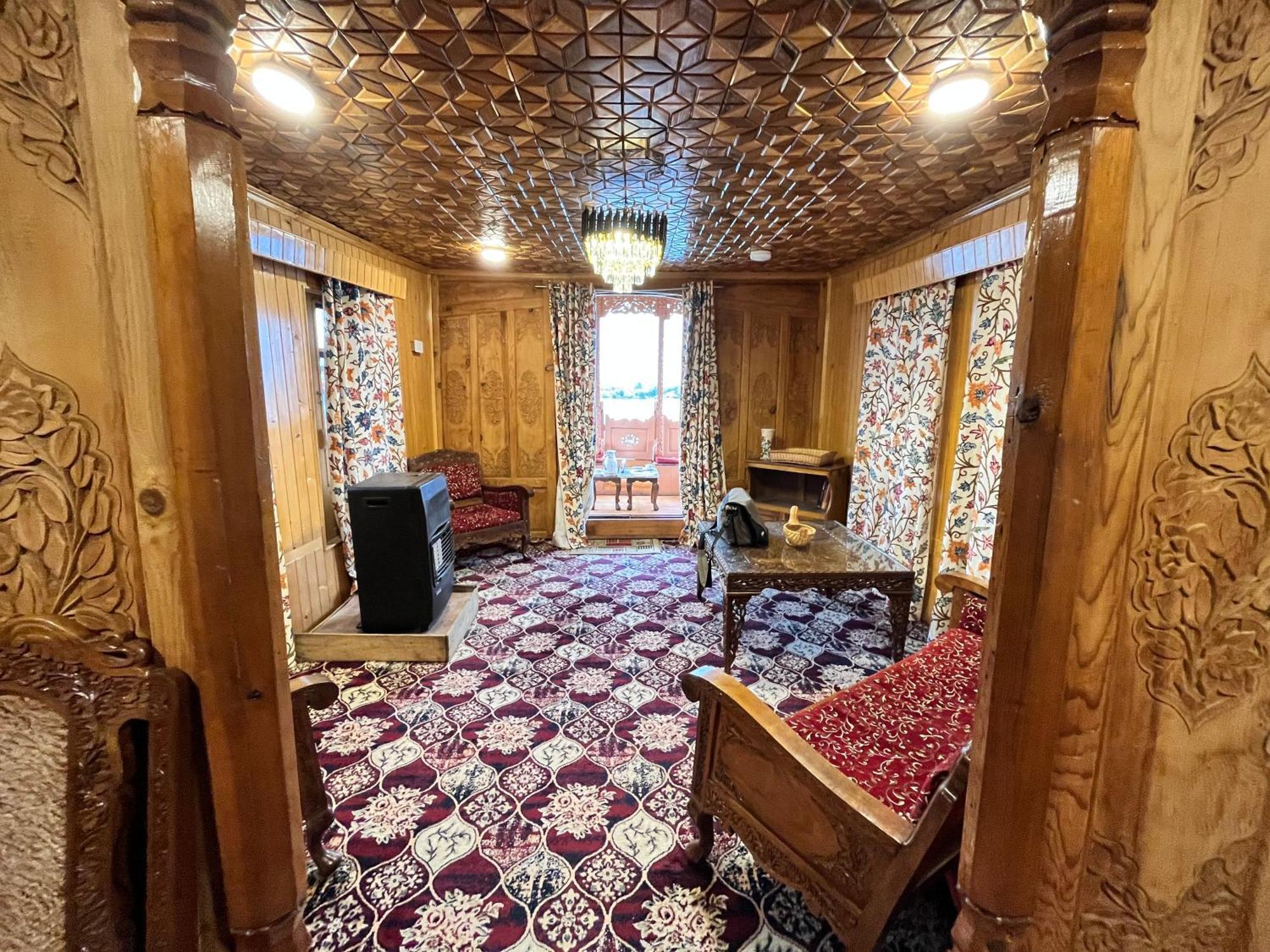New Kolohai Group Of Houseboats Srinagar (Jammu and Kashmir)