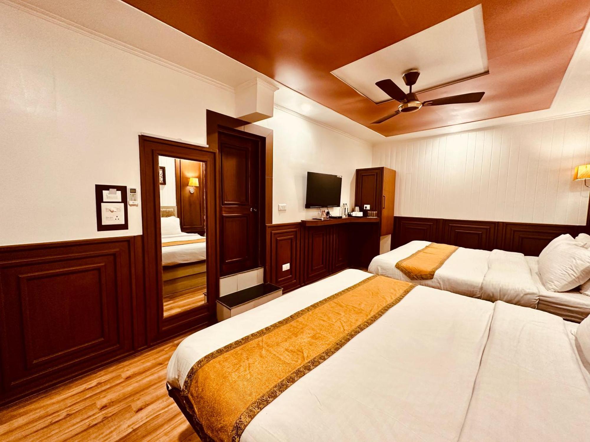 Hotel Walisons 3*