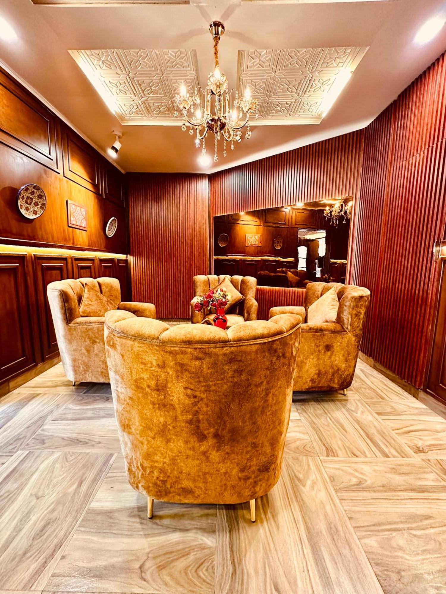 Walisons Hotel