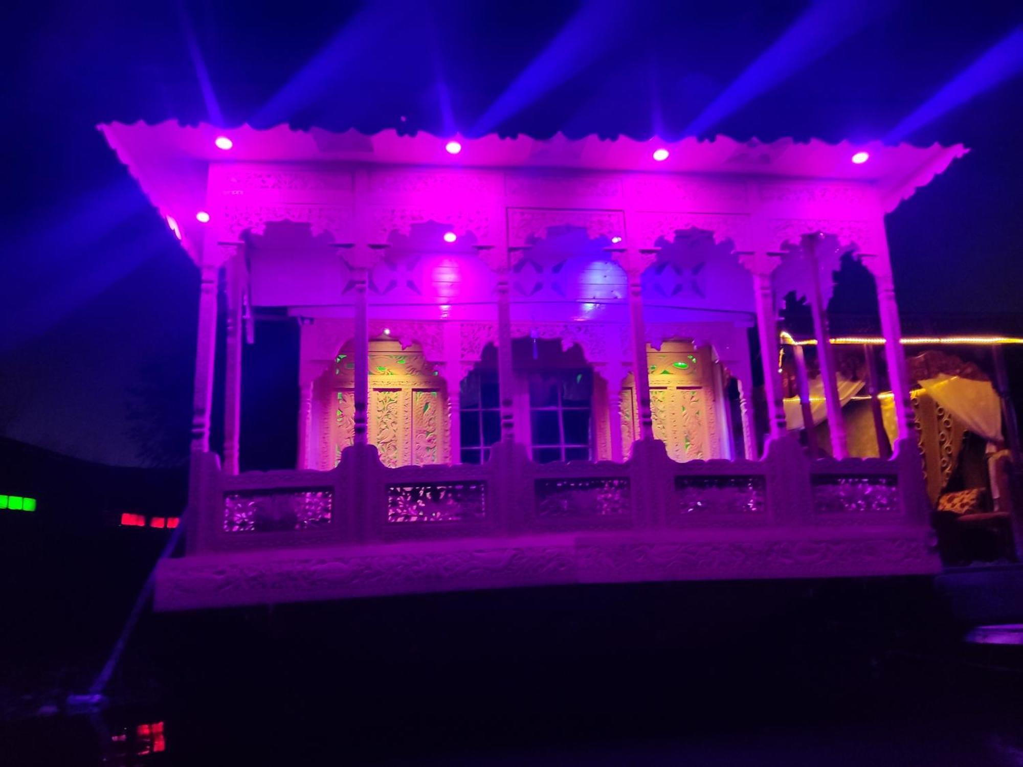 Houseboat Young Balmoral Castle Hotel Srinagar (Jammu and Kashmir)