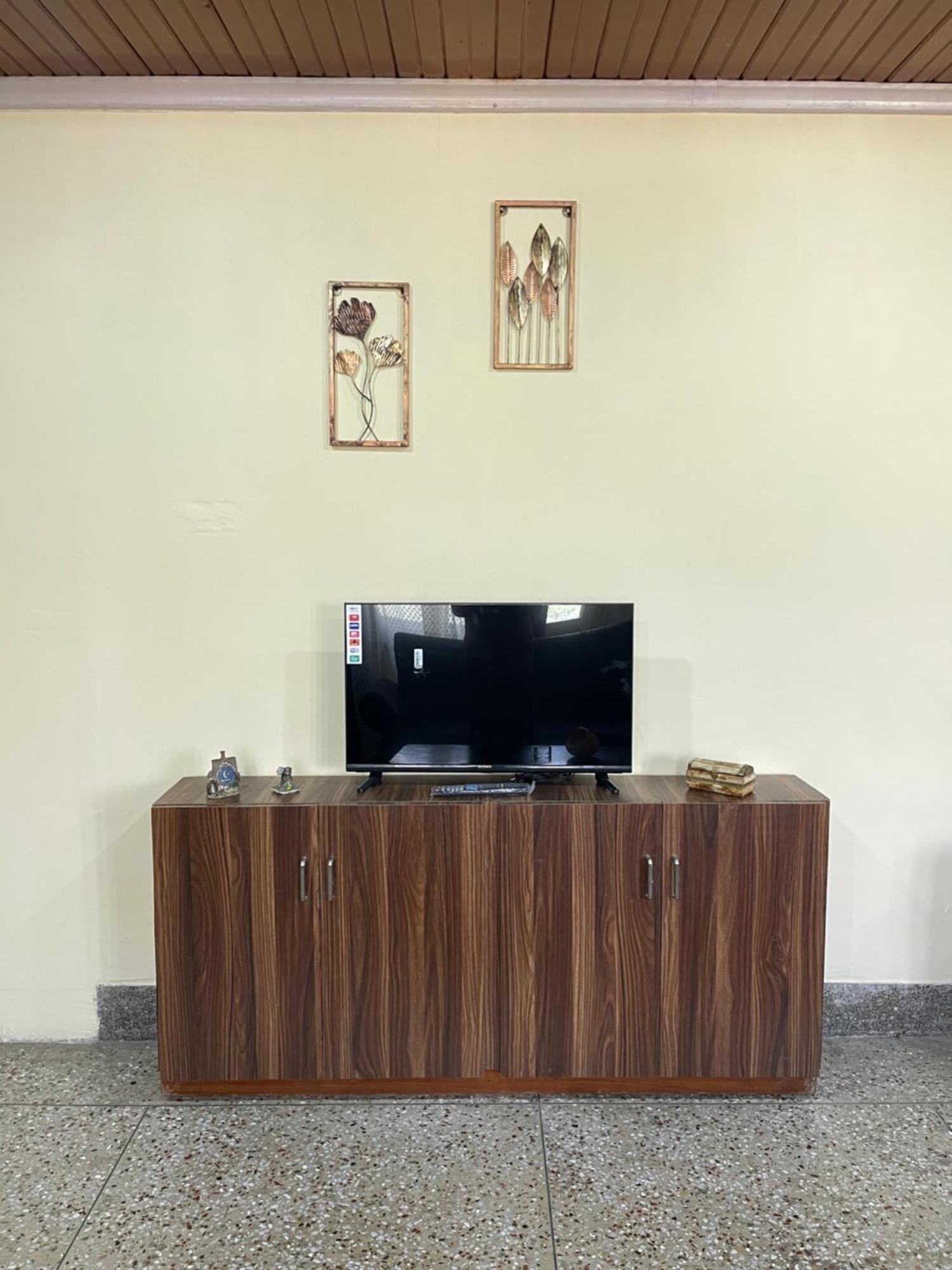 Apartment Khwaab Gah By The Khayabaan-homestay Fully Furnished With Functional Kitchen, Wifi & Parking In Centre Srinagar (Jammu and Kashmir)