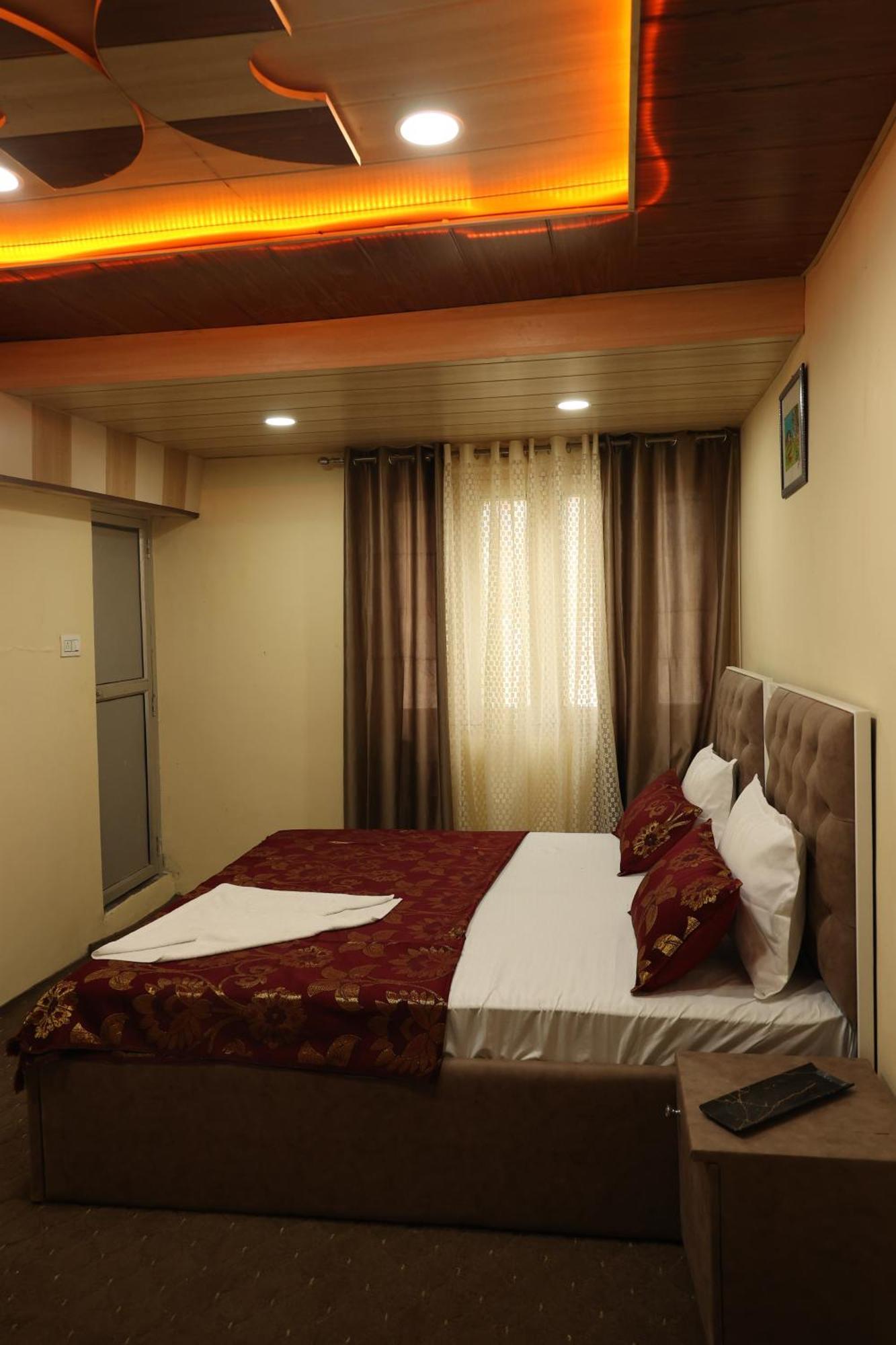 Apartment Khwaab Gah By The Khayabaan-homestay Fully Furnished With Functional Kitchen, Wifi & Parking In Centre